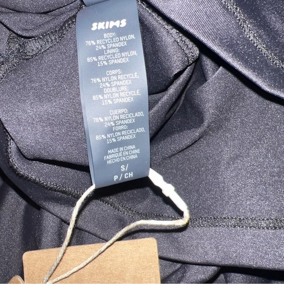 SKIMS Swim shirt - Picture 3 of 3